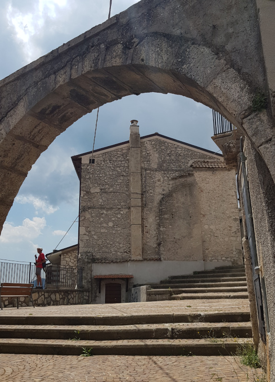 Porta al Vico del Colle di Rivisondoli