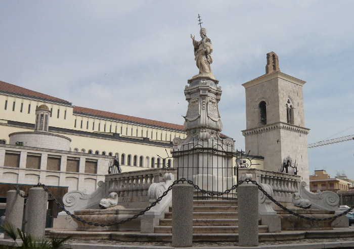 Duomo di Banevento da Piazza Orsini