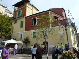 Piazza_ di_Castelcivita