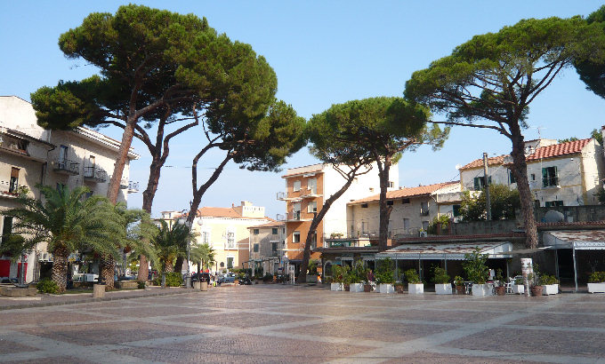 Piazza Lucia di Santa_Maria di Castellabate