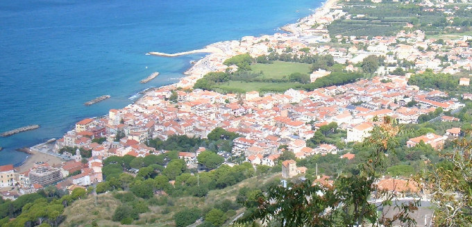 Veduta di Santa Maria di Castellabate (Cilento)