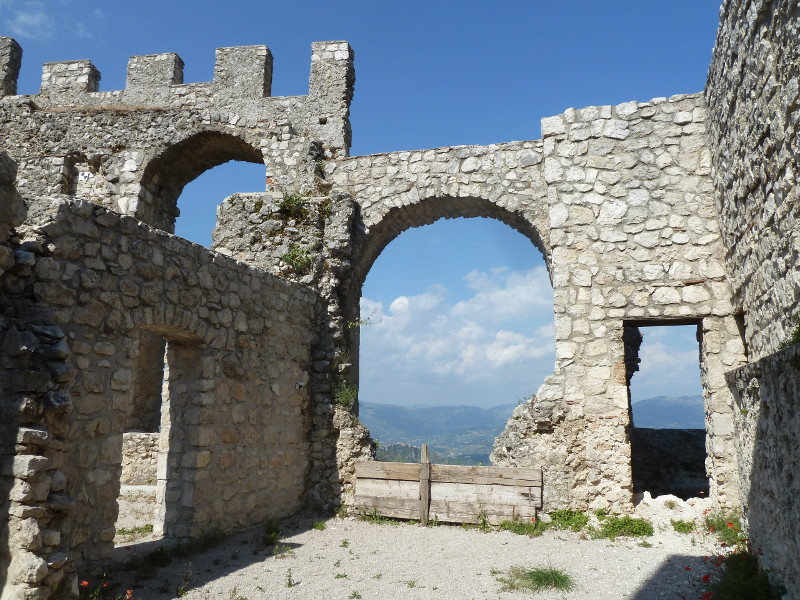 Sicignano degli Alburni rovine Castello Giusso interno