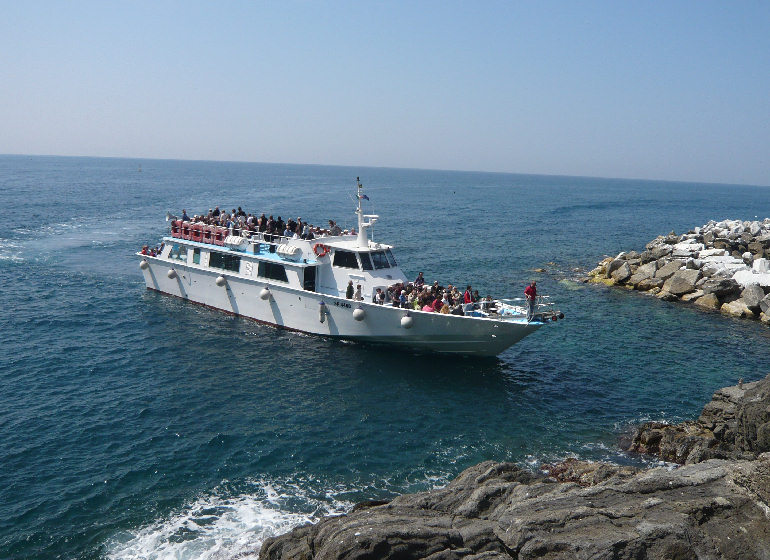 Traghetto_Turistico per Riomaggiore