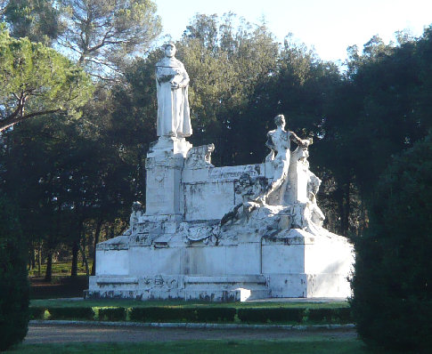 Arezzo: Monumento al Petrarca