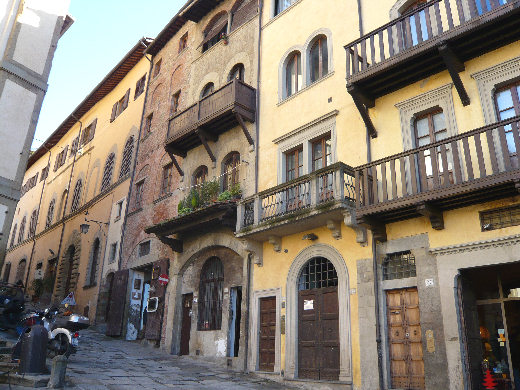 Arezzo: Palazzi in Piazza Grande