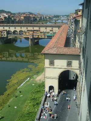 Corridoio Vasariano visto dagli Uffizi