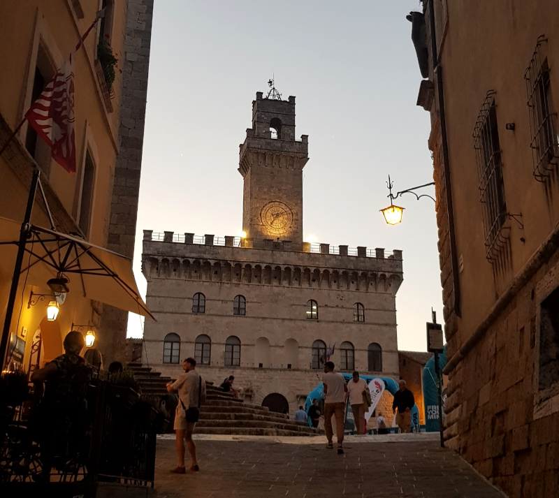  Montepulciano: Palazzo comunale