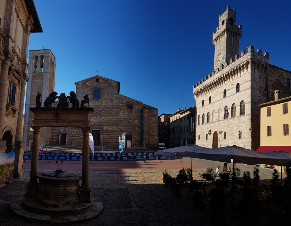 Montepulciano foto Piazza Grande