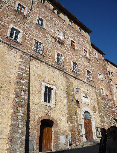 Montepulciano: Palazzo del Teatro Poliziano