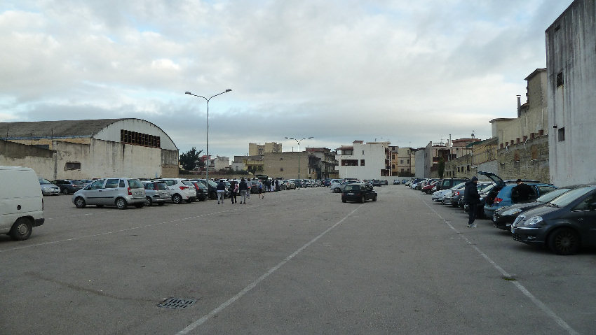 Caivano Mercato comunale parcheggio