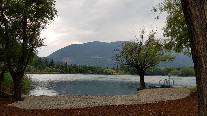 Discesa al Lago Endine di Monasterolo del Castello