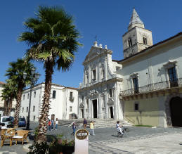 Melfi Piazza_Duomo