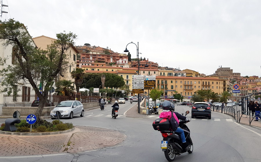 PortoSantoStefano/Porto santo Stefano via della Vittoria e Piazzale Candi