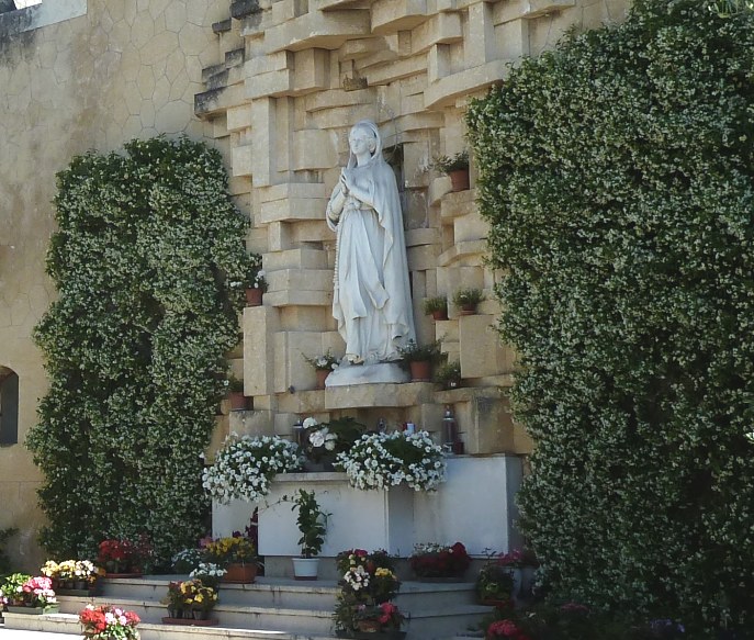 Statua Madonna_di_Lourdes Santuario Verona