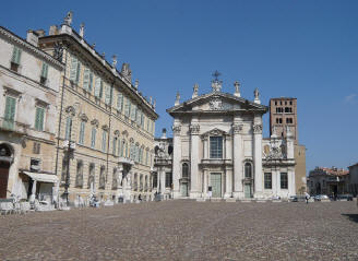 Piazza_Sordello e Duomo_di_Mantova