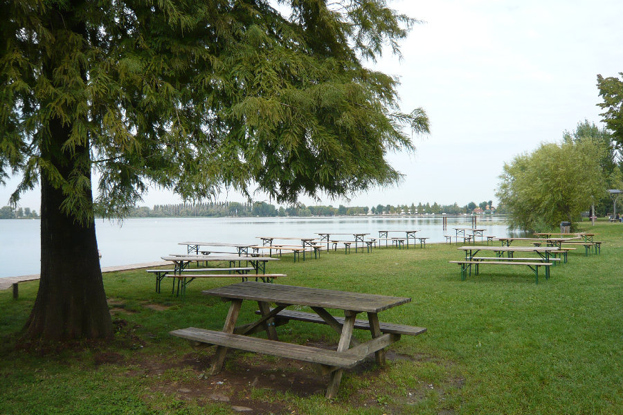 Area picnic lungolago di Mantova