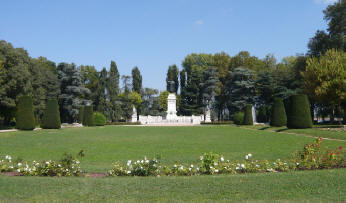 Piazza_Virgiliana di Mantova