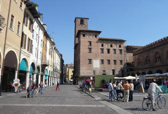 Piazza_delle_Erbe - Mantova