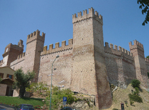 Mura esterne della fortificazione di Gradara