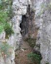 Grotta dei Drappi lungo il sentiro dei nidi di corvo