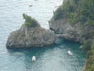 Arco Naturale lungo la costa d'Amalfi