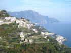 Veduta di Pogerola con la costa amalfitana