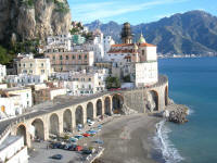 Veduta di Atrani e piazzale Marinella