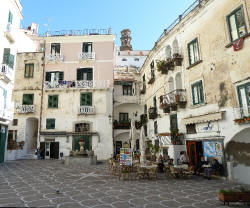 Piazzetta_di_Atrani