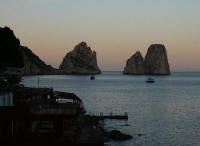 Faraglioni di Capri all'imbrunire