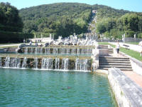 Viale centrale del parco della Reggia di Caserta