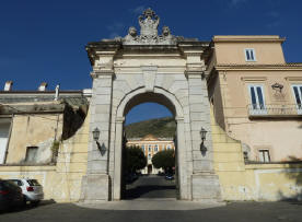 San_Leucio Caserta Porta Piazza della Seta