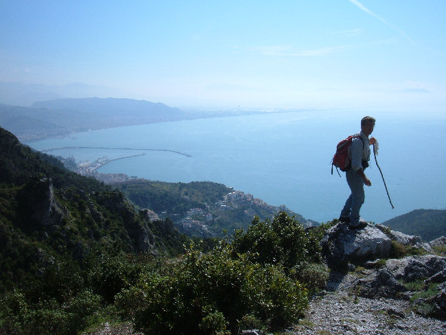 Un sentiero per il Monte Falerio