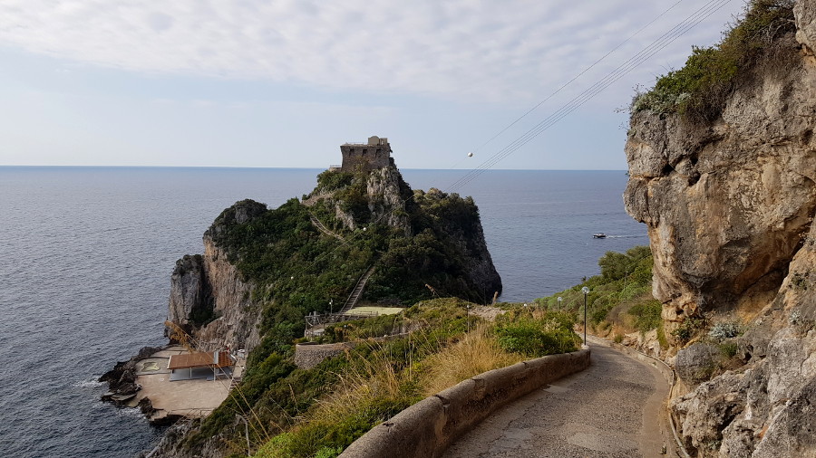 Discesa alla Torre di Guardia di Conca dei Marini