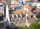 Basilica Santa Trofimena vista lateralmente e dall'alto