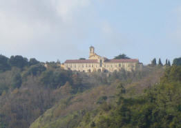 Eremo dei Camaldoli visto dal Parco dei Camaldoli