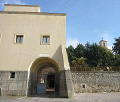 Ingresso all'Eremo dei Camaldoli di Napoli