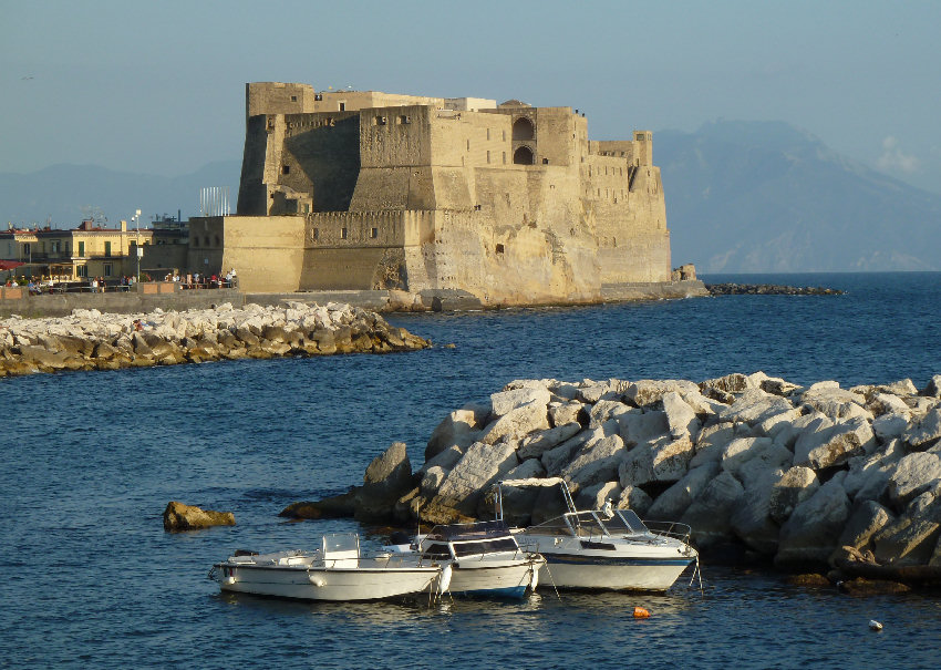 Castel_dell'ovo Napoli