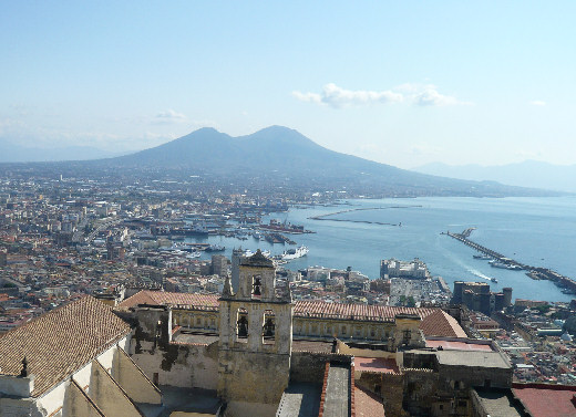 Veduta di Napoli con Vesuvio