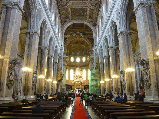 Interno del Duomo di Napol