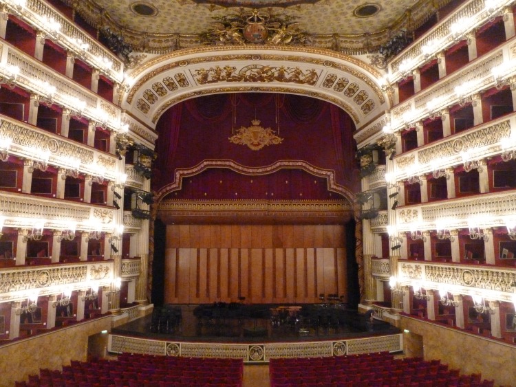 Palcoscenico Teatro San_Carlo di Napoli