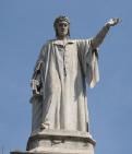 Statua di Dante in Piazza Dante a Napoli