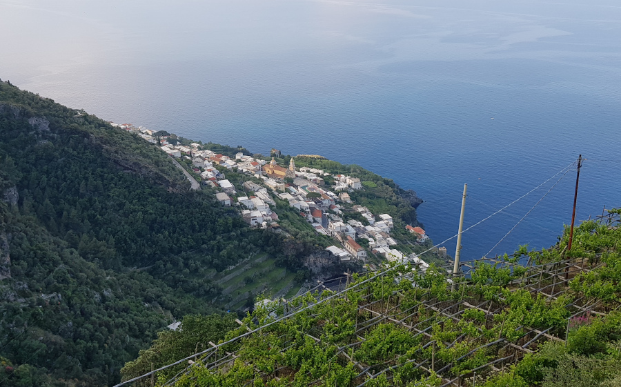 Foto di Praiano dall'alto