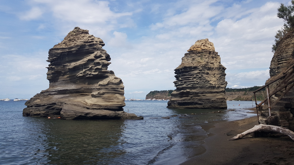 Faraglioni di Procida