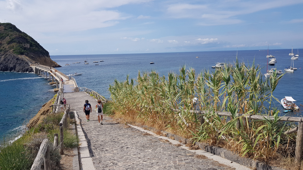 Ponte di Vivara procida