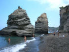 Spiaggia Ciraccio - i faraglioni