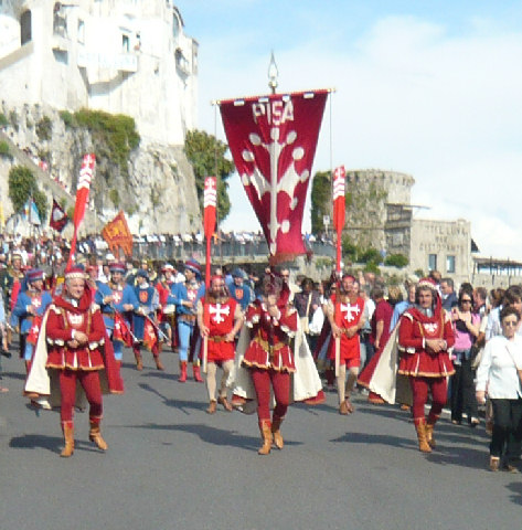 Corteo di Pisa