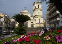 Piazza Sant'Agnello con chiesa parrocchiale