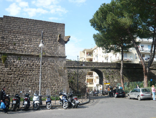 Piazza Antiche Mura di Sorrento 