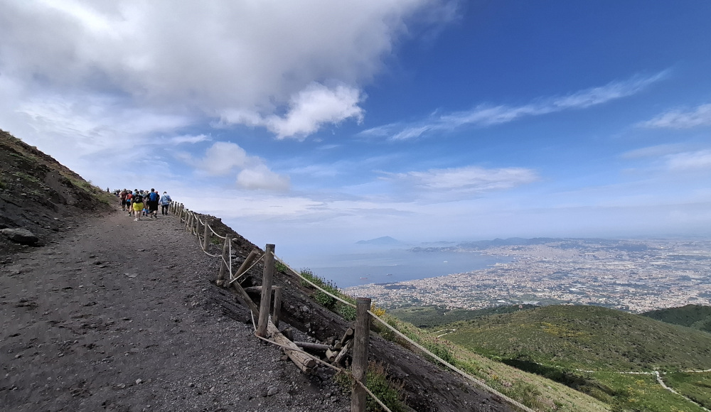 La salita del Percorso turistico al cratere del Vesuvio