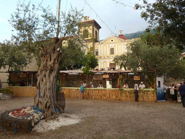 Sacrato della chiesa di Arola